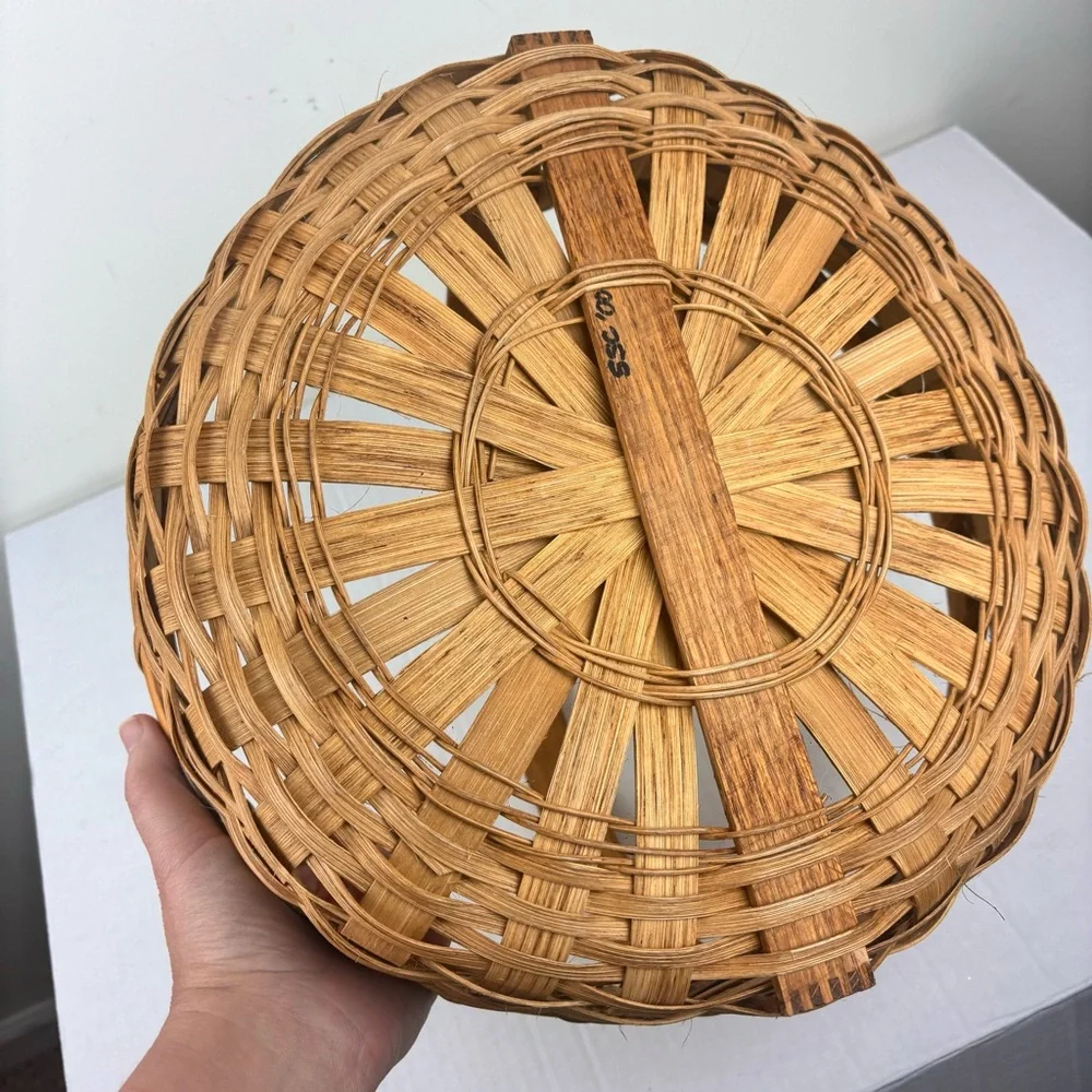 Handwoven Signed round handled basket-Easter/garden/storage-2000